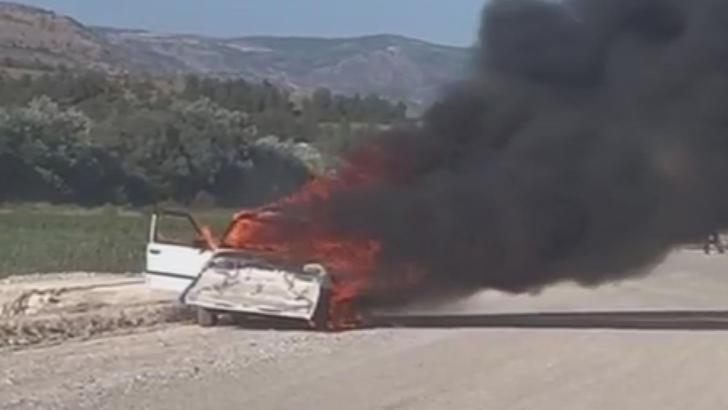 Amasya'da otomobil alev alev yandı