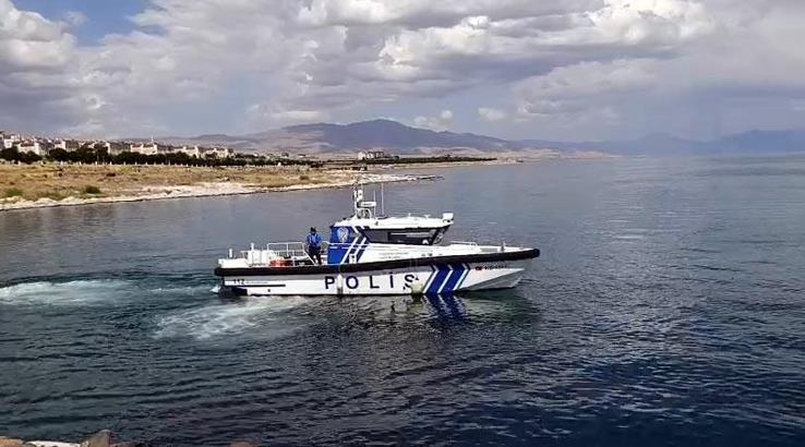 Van Gölü’nde 'su kazası' tatbikatı
