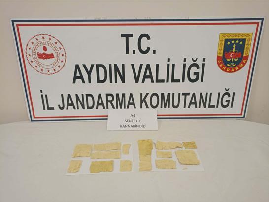 A4 kağıdına emdirilmiş uyuşturucuyla yakalanıp, gözaltına alındı