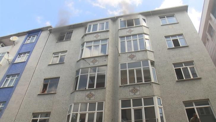 İstanbul- Bahçelievler'de binada çıkan yangında mahsur kalan 3 kişi kurtarıldı