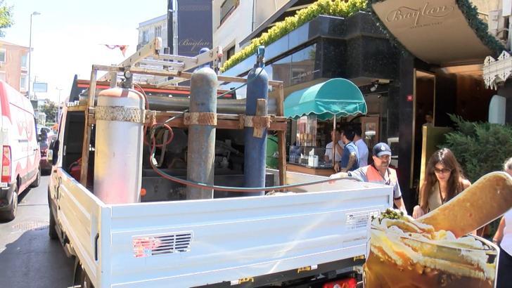 İstanbul - İstanbul Boğazı'ndaki kaçak yapıların yıkım çalışmaları başladı