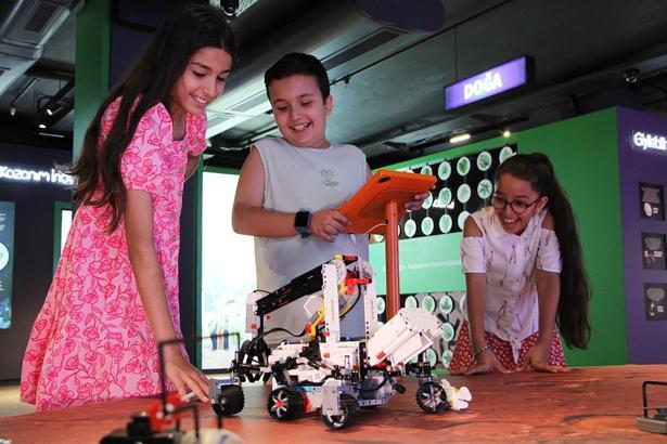 Askıda eğitim modeliyle çocuklar teknolojiyle tanışıyor