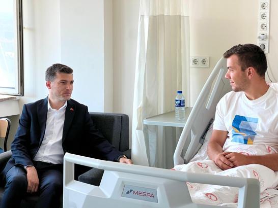 Başkan Karagöl’den yaralı askere ziyaret