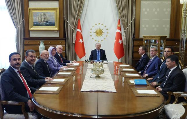 Cumhurbaşkanı Erdoğan, Kamu Başdenetçisi Akarca'yı kabul etti