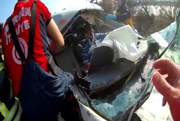 Otoyolda otomobil ile TIR çarpıştı: 2 yaralı