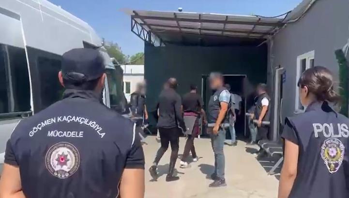 Denizli'de 11 kaçak göçmen ile 1 organizatör yakaladı