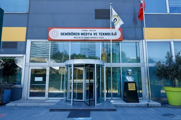 Demirören Medya ve Teknoloji Lisesi: Türkiye'de bir ilkler okulu