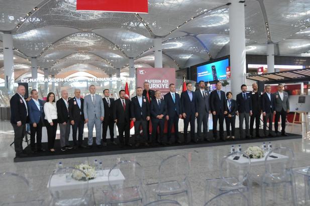 15 Temmuz’da İstanbul Havalimanı kulesi kırmızı beyaz olacak