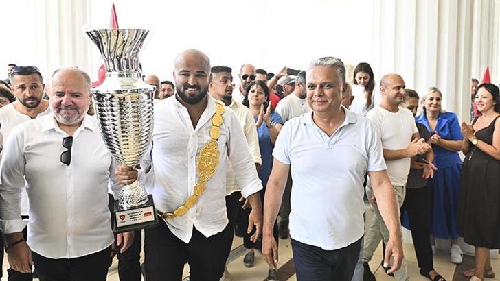 Başpehlivan Okulu'ya, memleketinde görkemli karşılama