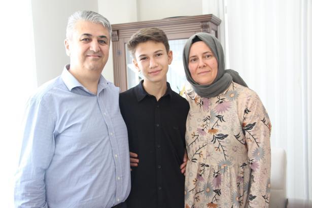 LGS'de tam puan alan Salih Emre: Günde 300 soru çözdüm