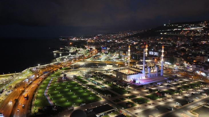 Doğu Karadeniz'in en büyük camisi Trabzon'da ibadete açıldı / Ek fotoğraflar