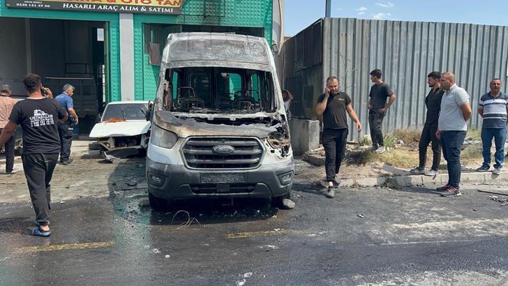 Nevşehir'de kaynak yapılırken kıvılcımın sıçradığı araç kullanılamaz hale geldi