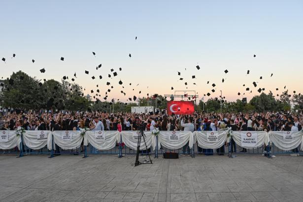 Hatay MKÜ’de 2024-2025 mezuniyet töreni düzenlendi