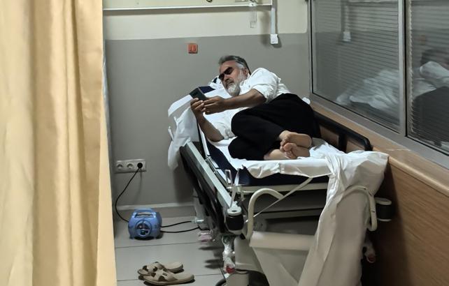 Öldürdüğü bacağını ısıran yılan ile hastaneye gitti