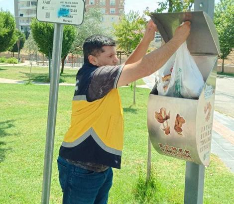 Batman’da bayat ekmekler sokak hayvanlarına mama oluyor