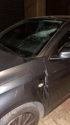 İstanbul - Güngören’de yol verme kavgasında otomobilin camını yumrukla kırdı