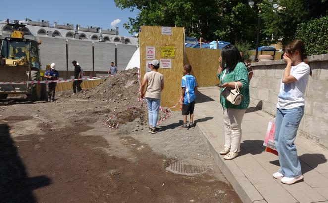 Kazı sırasında doğal gaz borusunun kopması korkuttu