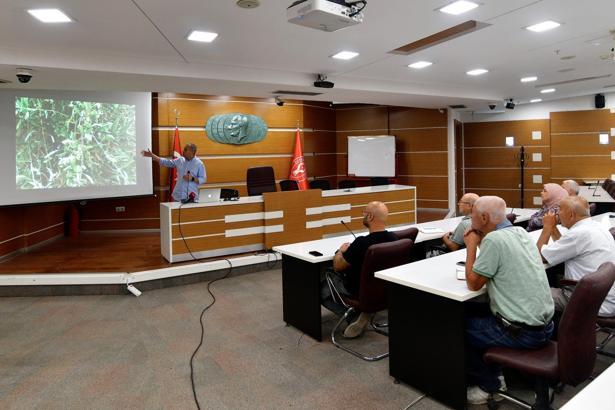 Bornova'da 'Zeytin Yetiştiriciliği' eğitimi