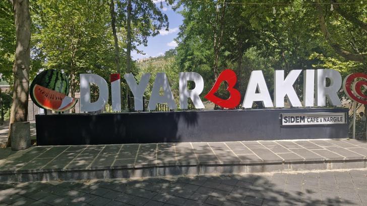 Diyarbakır’da hava sıcaklıkları 45 dereceyi geçti, tarihi mekanlar boş kaldı / Ek fotoğraflar