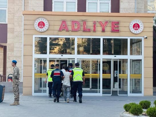 Eniştesini öldüren şüpheli, mısır tarlasında yakalandı