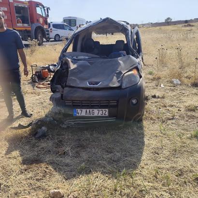 Mardin'de devrilen hafif ticari araçtaki 4 kişi yaralandı