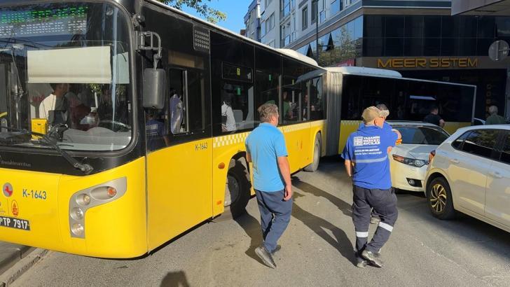 İstanbul - Avcılar trafiğini kilitleyen park; sürücüler tepki gösterdi