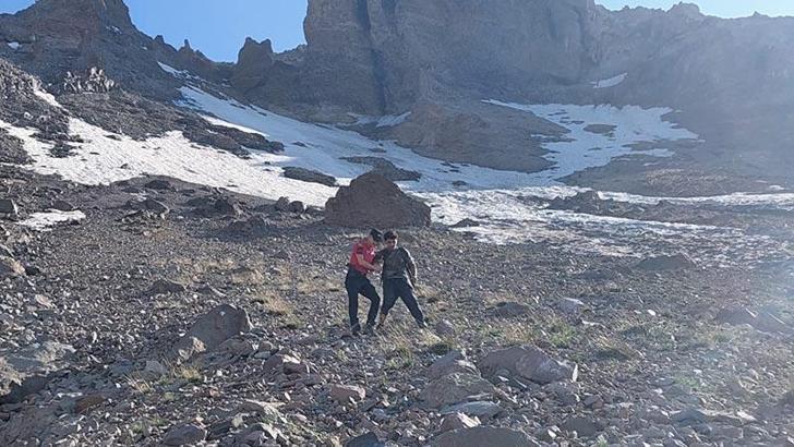Erciyes’te mahsur kalan dağcı kurtarıldı