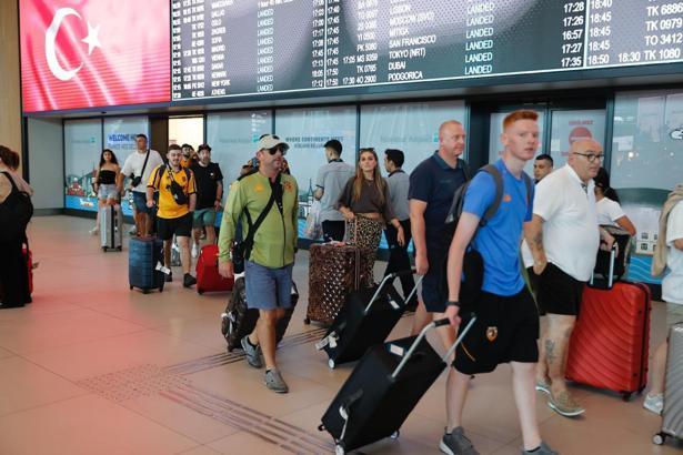 Hull City, hazırlık kampı ve dostluk maçları için İstanbul’a geldi