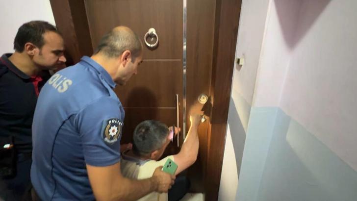 İstanbul- Avcılar'da yere düşen 75 yaşındaki adam kapıyı yumruklayarak sesini duyurdu