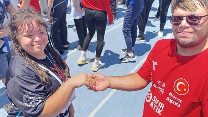 Down sendromlu milli sporcu Ramazan'dan down sendromlu Nisa'ya evlilik teklifi
