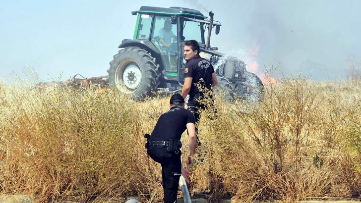 Edirne'de anız yangını; kara yolu kapatıldı (3)