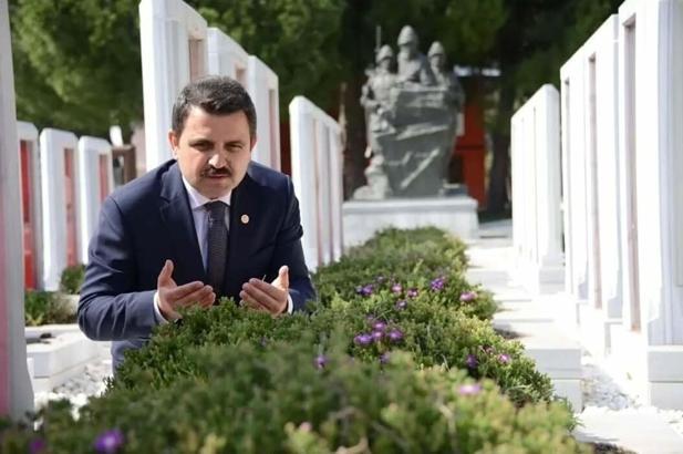 'Aziz milletimizin Çanakkale'de yazdığı destanı 15 Temmuz gecesi bir kez daha tekrarlamıştır'
