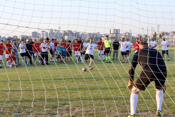 Şehit Ömer Halisdemir anısına Masterler Futbol Turnuvası düzenlendi