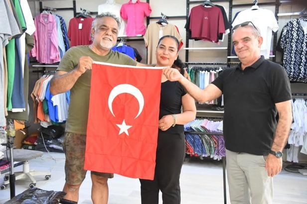 Antakya al bayraklarla donatıldı