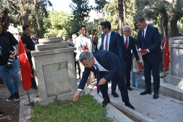 İzmir'de 15 Temmuz şehitleri anıldı