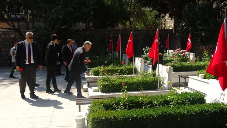 Bursa’da 15 Temmuz anma programı şehitlik ziyaretleri ile başladı
