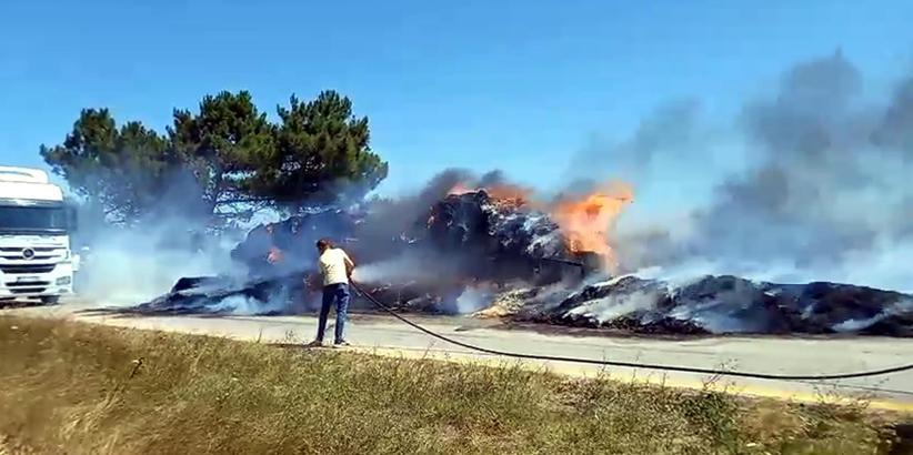 Saman yüklü römorkta çıkan yangın tarlaya sıçradı