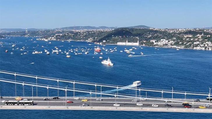 15 Temmuz şehitleri anısına 253 tekne boğazdan geçti