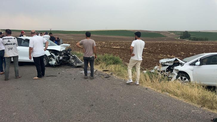 Diyarbakır’da iki otomobil kafa kafaya çarpıştı: 5 yaralı