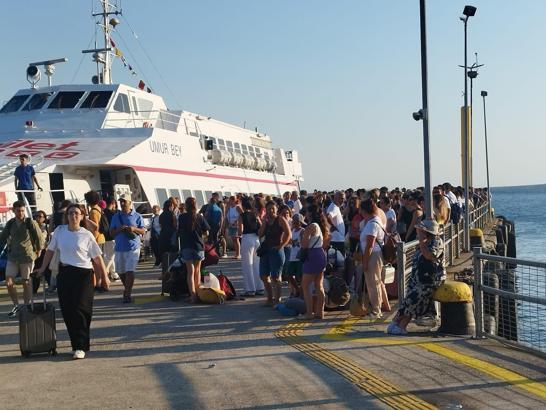 Marmara- İstanbul seferini yapmakta olan deniz otobüsü, rahatsızlanan yolcu için geri döndü