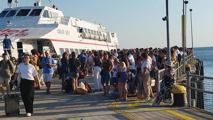 Marmara- İstanbul seferini yapmakta olan deniz otobüsü, rahatsızlanan yolcu için geri döndü