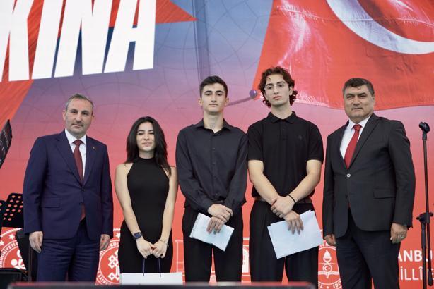 İstanbul- 15 Temmuz Demokrasi ve Milli Birlik Günü'nde şiir yarışması ödül töreni düzenlendi