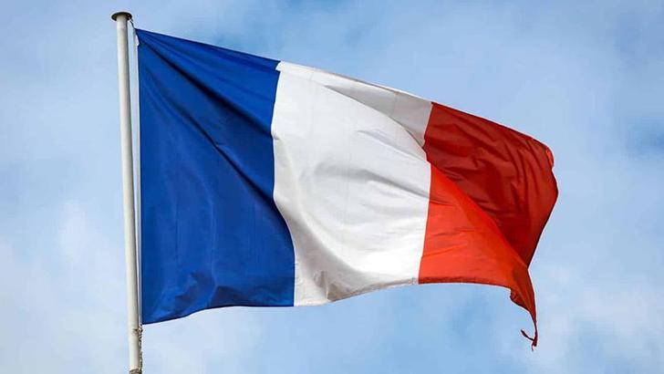 Fransa’da savunma hariç tüm kamu harcamaları dondurulacak