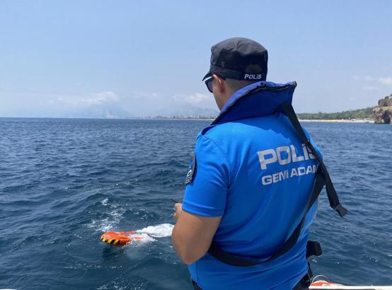 Uzaktan kumandalı can simitleriyle hayat kurtarıyorlar