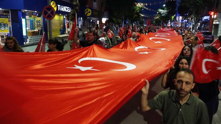 Burdur'da 15 Temmuz yürüyüşü