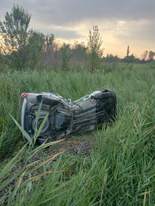 Tren, hemzemin geçitte otomobile çarptı; tatile gelen gurbetçi öldü