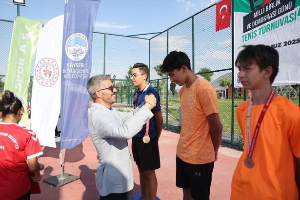 Kayseri’de 15 Temmuz’a özel tenis turnuvası