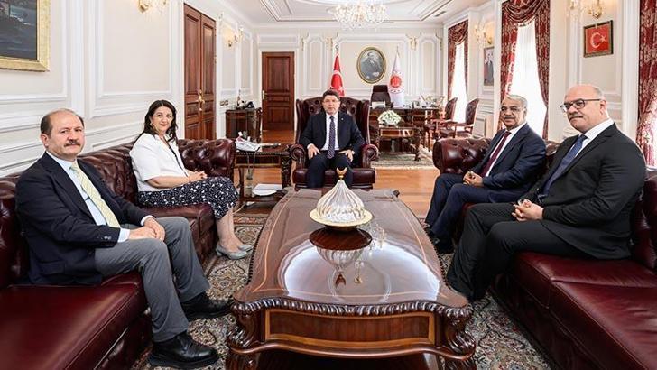 DEM Parti heyeti Bakan Tunç'u ziyaret etti