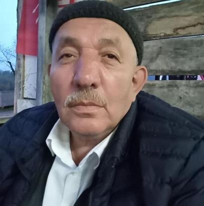 İlaçlama yaparken fenalaşıp düştüğü traktör, üzerine devrildi / Ek fotoğraf