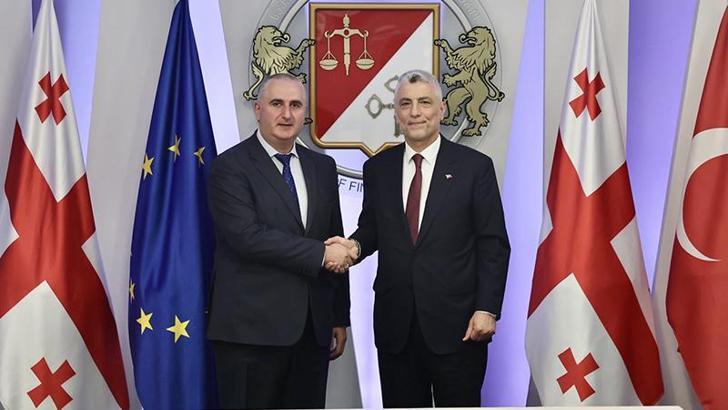 Bakan Bolat, Gürcistan Maliye Bakanı Khutsishvili ile bir araya geldi